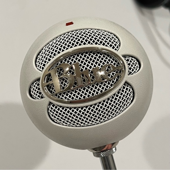 Blue Snowball Microphone & Pop Guard - Picture 11 of 13